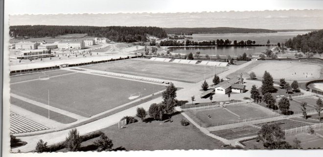 Lahti:  Kisapuistoa (pitkä kortti)