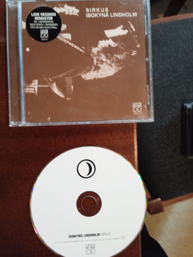 CD- LEVY : ISOKYNÄ LINDHOLM : SIRKUS  LOVE RECORDS LRCD 76