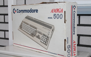 80-luku myyntipakkaus pahvilaatikko Commodore Amiga 500