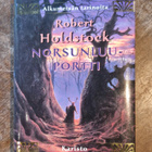 Robert Holdstock: Norsunluuportti - pikkukuva 1