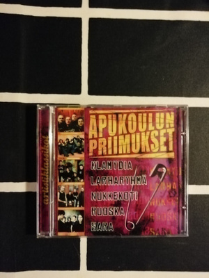 Apukoulun priimukset: Klamydia, L. Arharyhmä, Nukkekoti, jne
