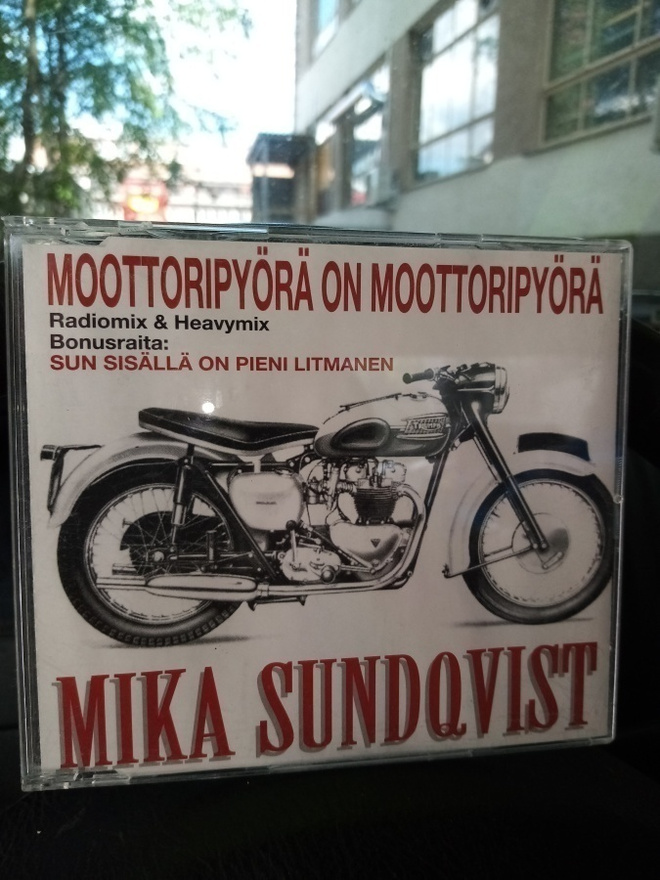CDS MIKA SUNDQVIST :  MOOTTORIPYÖRÄ ON MOOTTORIPYÖRÄ