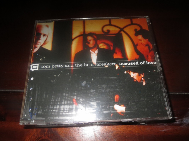 Tom Petty And The Heartbreakers – Accused Of Love