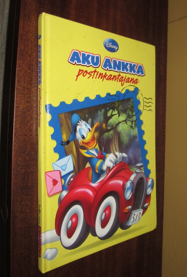Aku Ankka postinkantajana, Walt Disney
