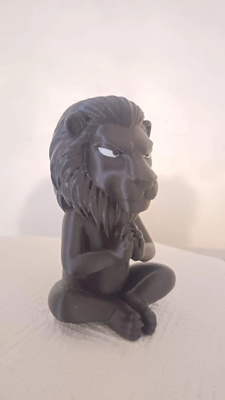 Zen-leijonafiguuri – hiilenmusta hyllykoriste, noin 12 cm