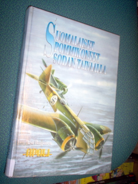 Haapanen: SUOMALAISET POMMIKONEET SODAN TAIVAALLA (Sis.pk:t)