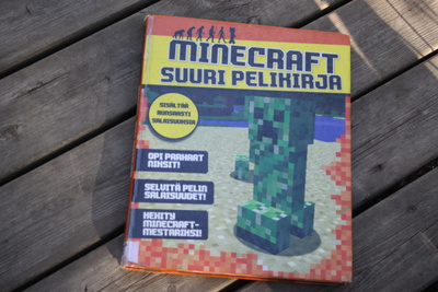 Minecraft suuri pelikirja A4