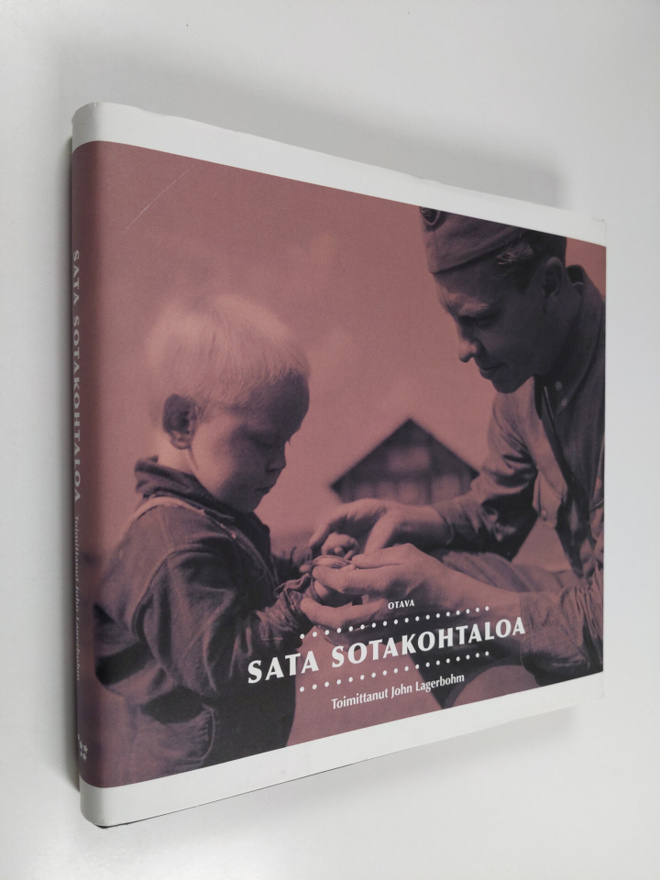 John (toim.) Lagerbohm : Sata sotakohtaloa