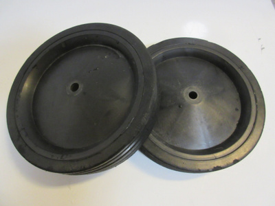 Pyörät 2kpl / 14 cm.