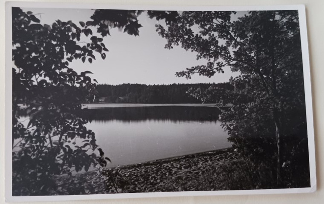 Bromarf, Aamu hiekkarannalla, mv valokuvapk, ei p.