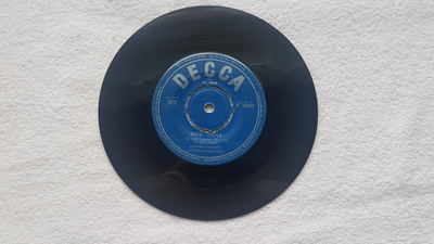 Caterina Valente – Zuviel Tequila / Oh Valentino 7" single