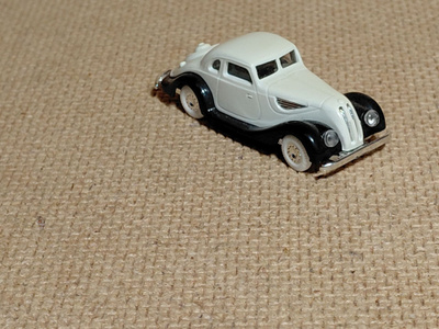 BMW 	327 	Coupe	1938	beige		1:87	Praline
