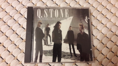 Q. Stone – Pink On Blue (CD)