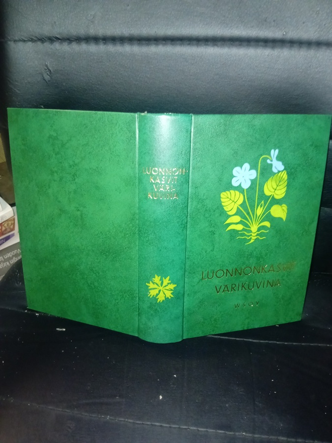 Väänänen  : Luonnonkasvit värikuvina ( SIS POSTIKULU )