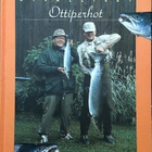 Pusa Juha : Oivalliset ottiperhot - pikkukuva 1