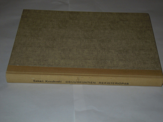 Sakari Kuuskoski : Osuuskuntien rekisteriopas
