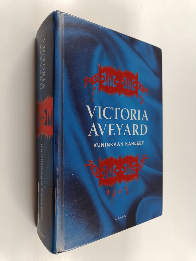 Victoria Aveyard : Kuninkaan kahleet