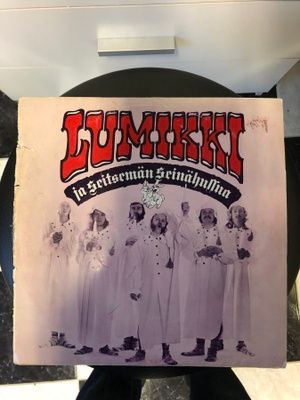Lumikki ja seitsämän seinähullua(lp-levy)
