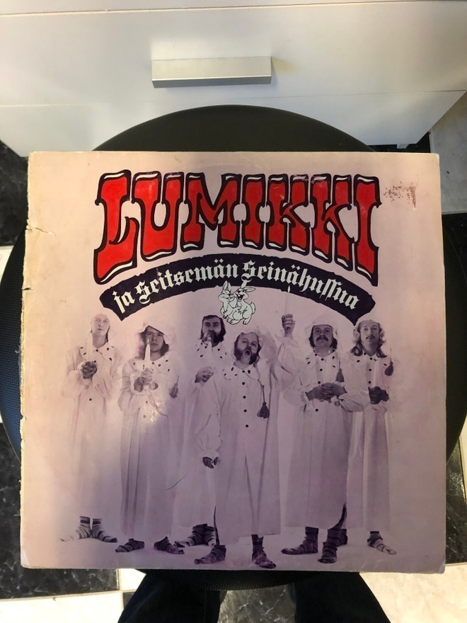 Lumikki ja seitsämän seinähullua(lp-levy)