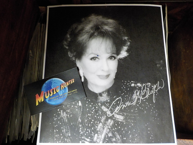 ANN BLYTH NIMIKIRJOITUS KUVASSA