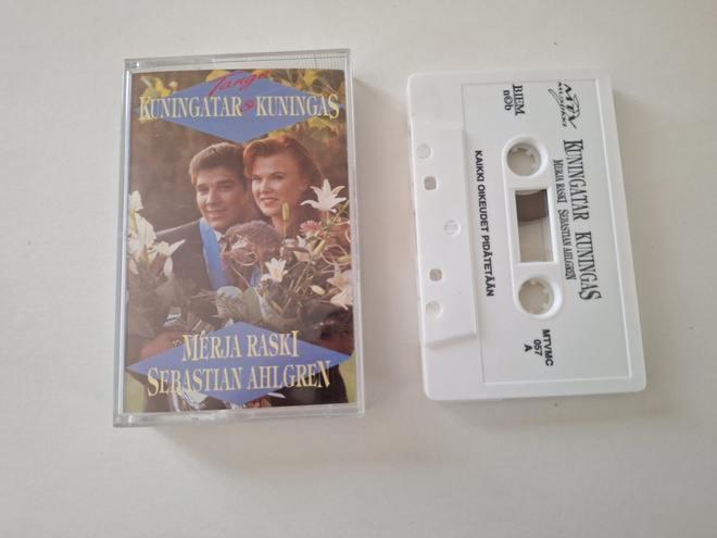MERJA RASKI / SEBASTIAN AHLGREN - KUNINGATAR & KUNINGAS