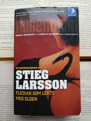 Stieg Larsson - Flickan som lekte med elden (pocket)