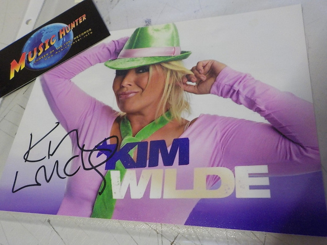 KIM WILDE NIMIKIRJOITUS KUVASSA