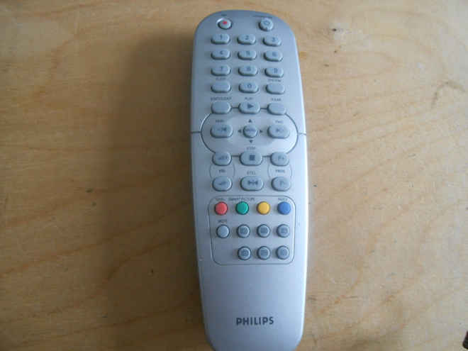 Alkuperäinen PHILIPS kaukosäädin.