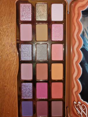 Too Faced Pumpkin Spice luomiväripaletti