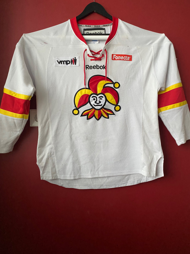 Helsingin Jokerien pelipaita nro 12