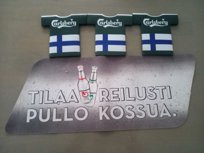 Koskenkorva baarimatto+ Carlsberg coolerit (3 kpl)