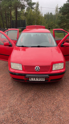 Volkswagen Bora 1,6 Firstline Juhlamalli