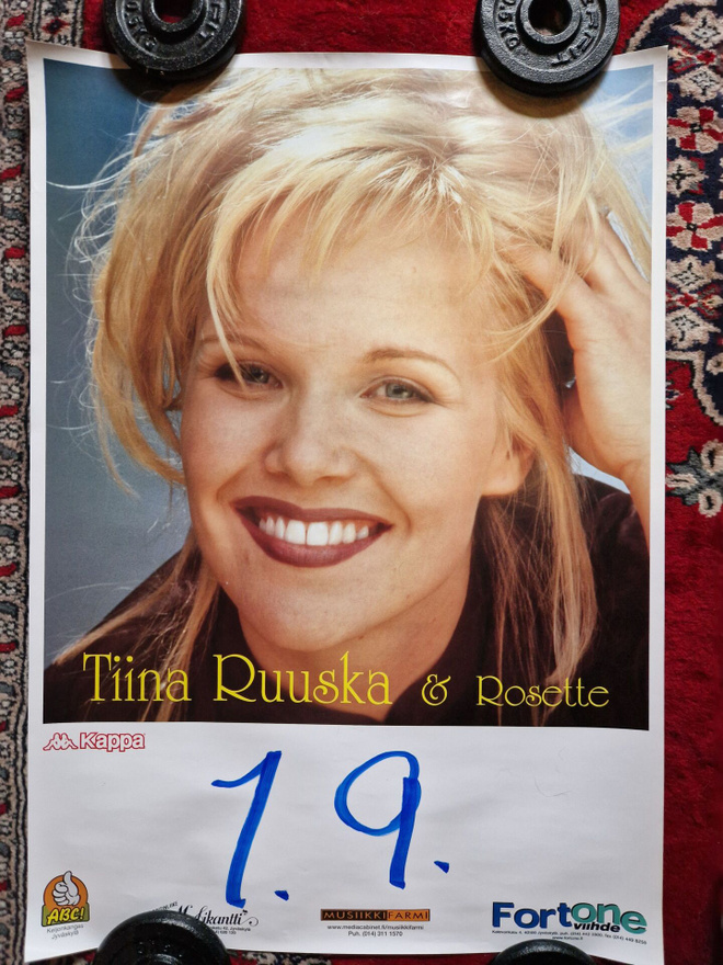 Tiina Ruuska& Rosette Keikkajuliste 6 .65×45cm
