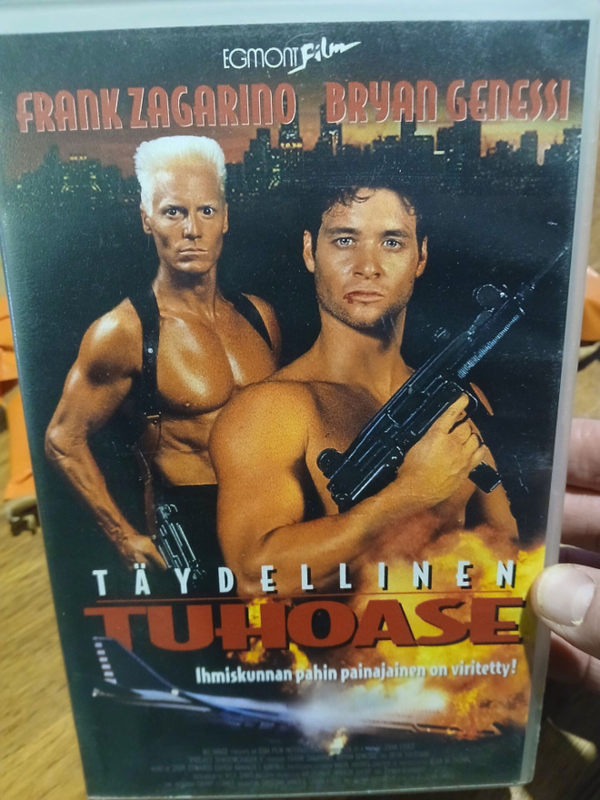 Täydellinen tuhoase vhs