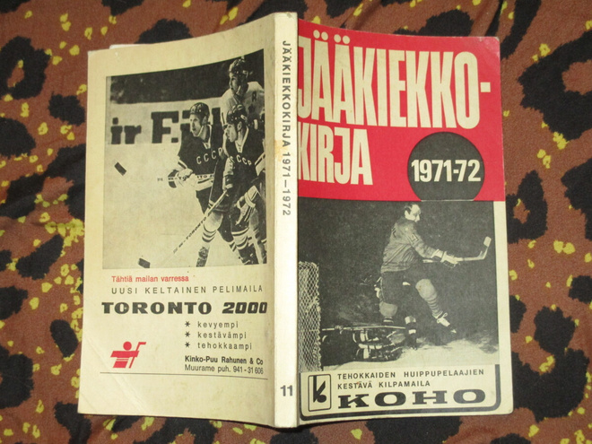 JÄÄKIEKKOKIRJA 1971-1972 200 sivua