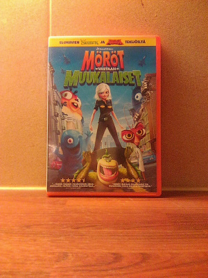 MÖRÖT VASTAAN MUUKALAISET DVD R2