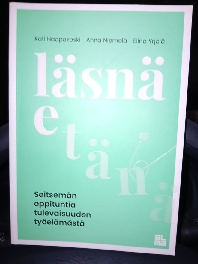 Haapakoski  : Läsnä etänä ( SIS POSTIKULU  )