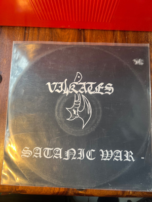 Vilkates - Satanic War lp kuvalevy
