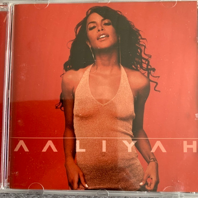 AALIYAH: Aaliyah
