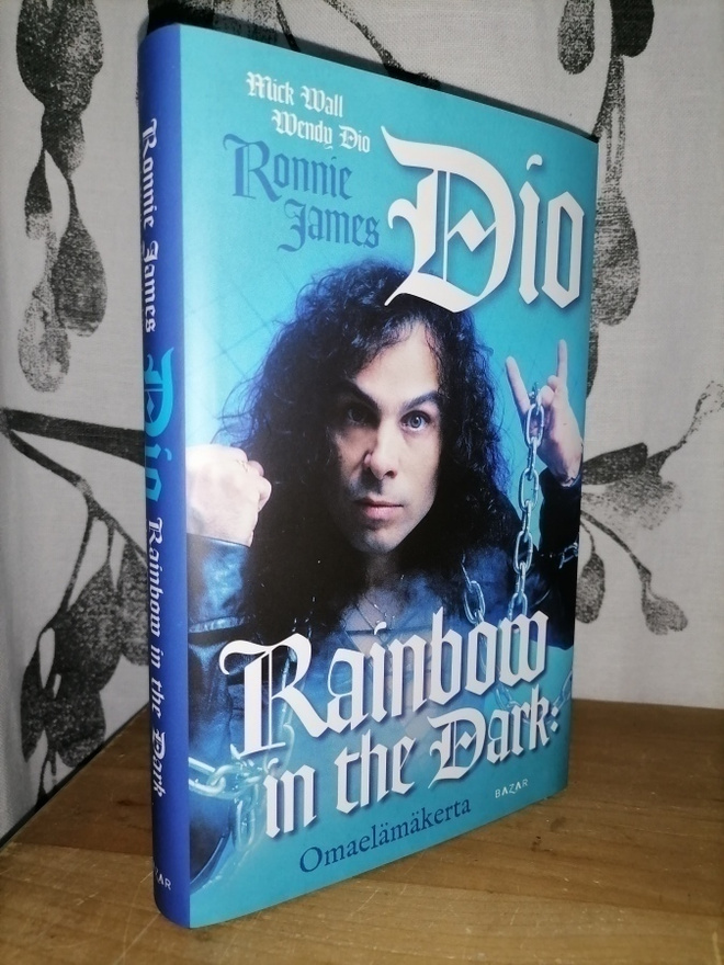 Ronnie James Dio - Omaelämäkerta - Rainbow in the Dark