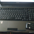 Hyväkuntoinen kannettava tietokone Toshiba L350D-20J - pikkukuva 1