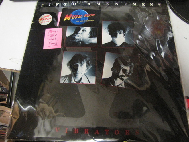 VIBRATORS - FIFTH AMENDMENT LP PUNAINEN VINYYLI EX+/EX
