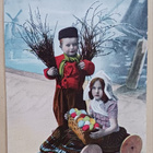 Lapset tuovat värjättyjä Pääsiäismunia ja pajunkissoja, 1908 - pikkukuva 1