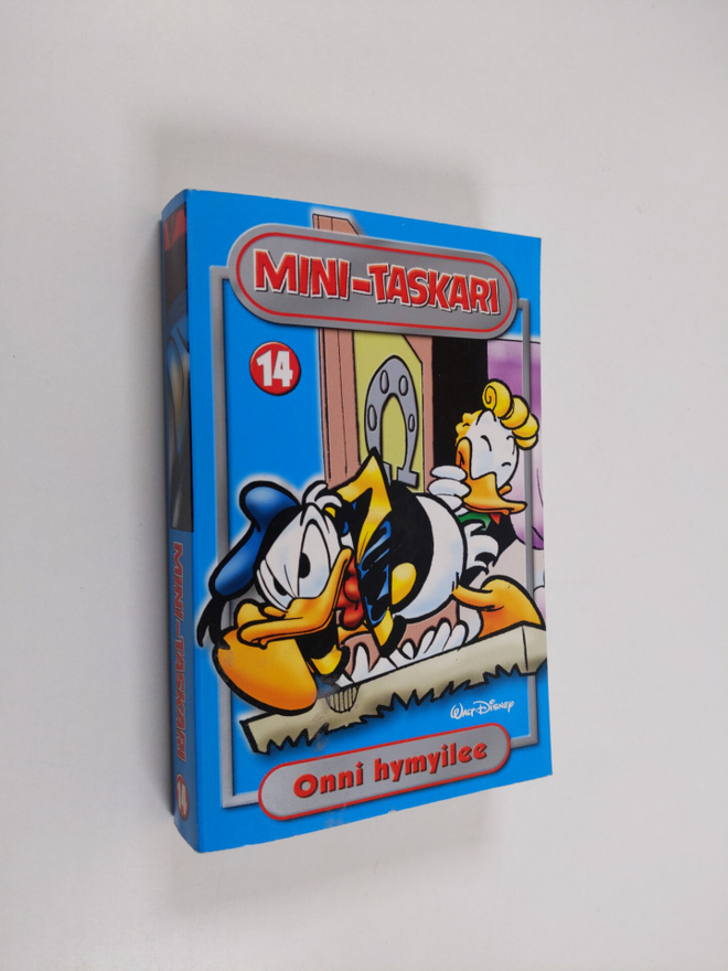 Walt Disney : Onni hymyilee