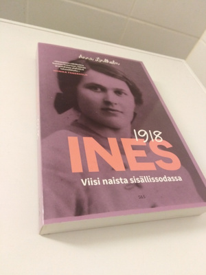 Anna Lindholm: !918 Ines