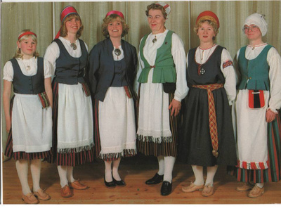 kortti Kansallispuku Karjala Peräpohjola ym. - erilaisia