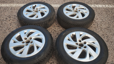 Peugeot 508 alumiinivanteet 16", 205/60r16 m+s
