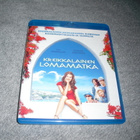 KREIKKALAINEN LOMAMATKA (Nia Vardalos) BD, FI-julkaisu*** - pikkukuva 1