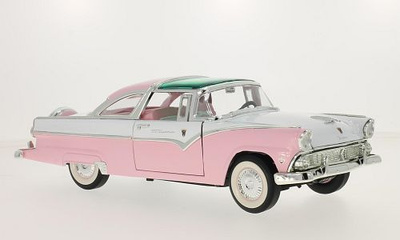 1:18 Ford Crown Victoria