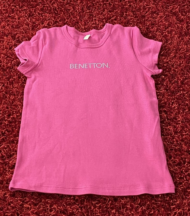 Benetton: t-paita 110 cm, uudenver.